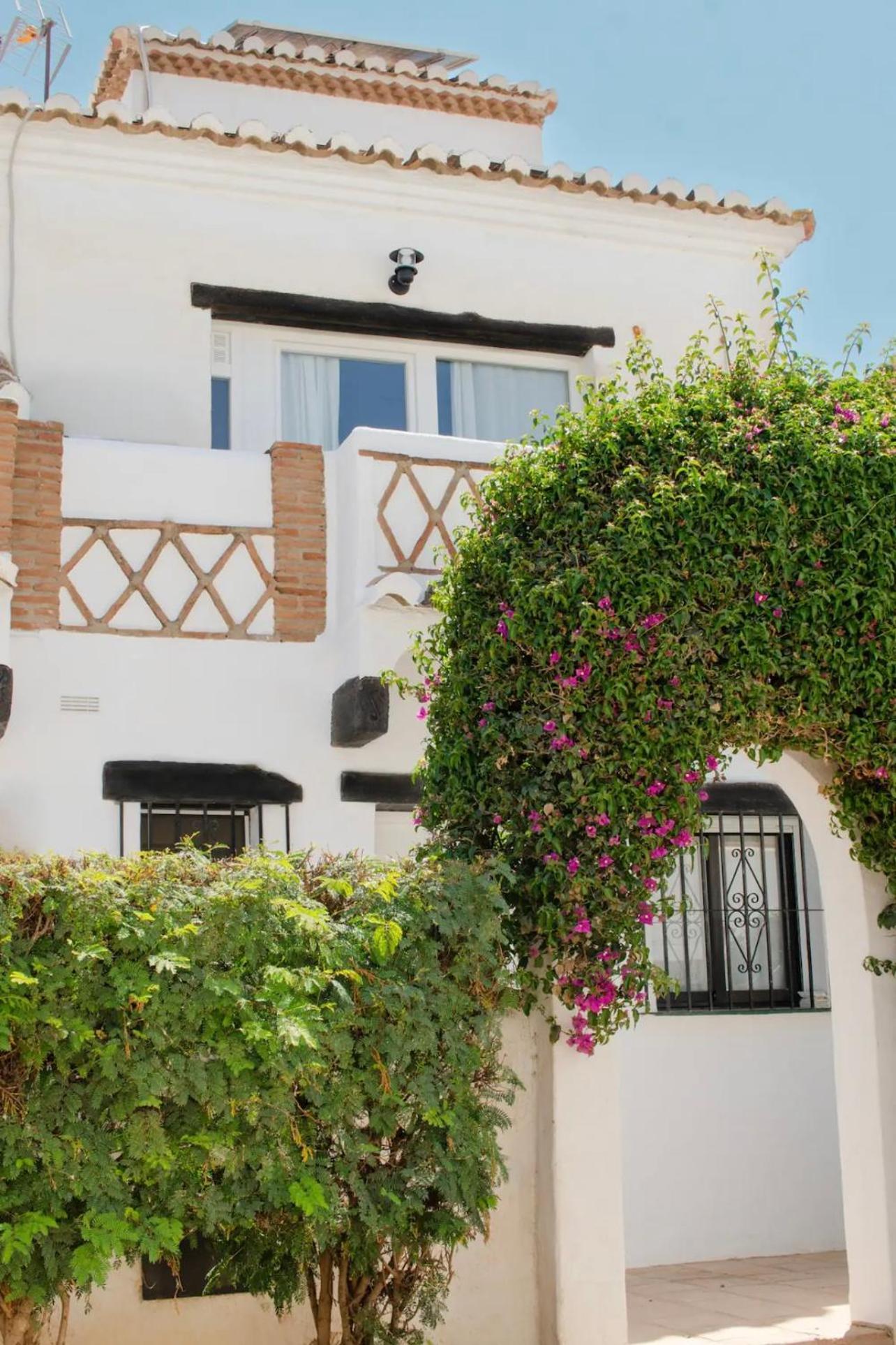 Mijas Costa - Beachside Apartment-B Sitio de Calahonda Exterior photo