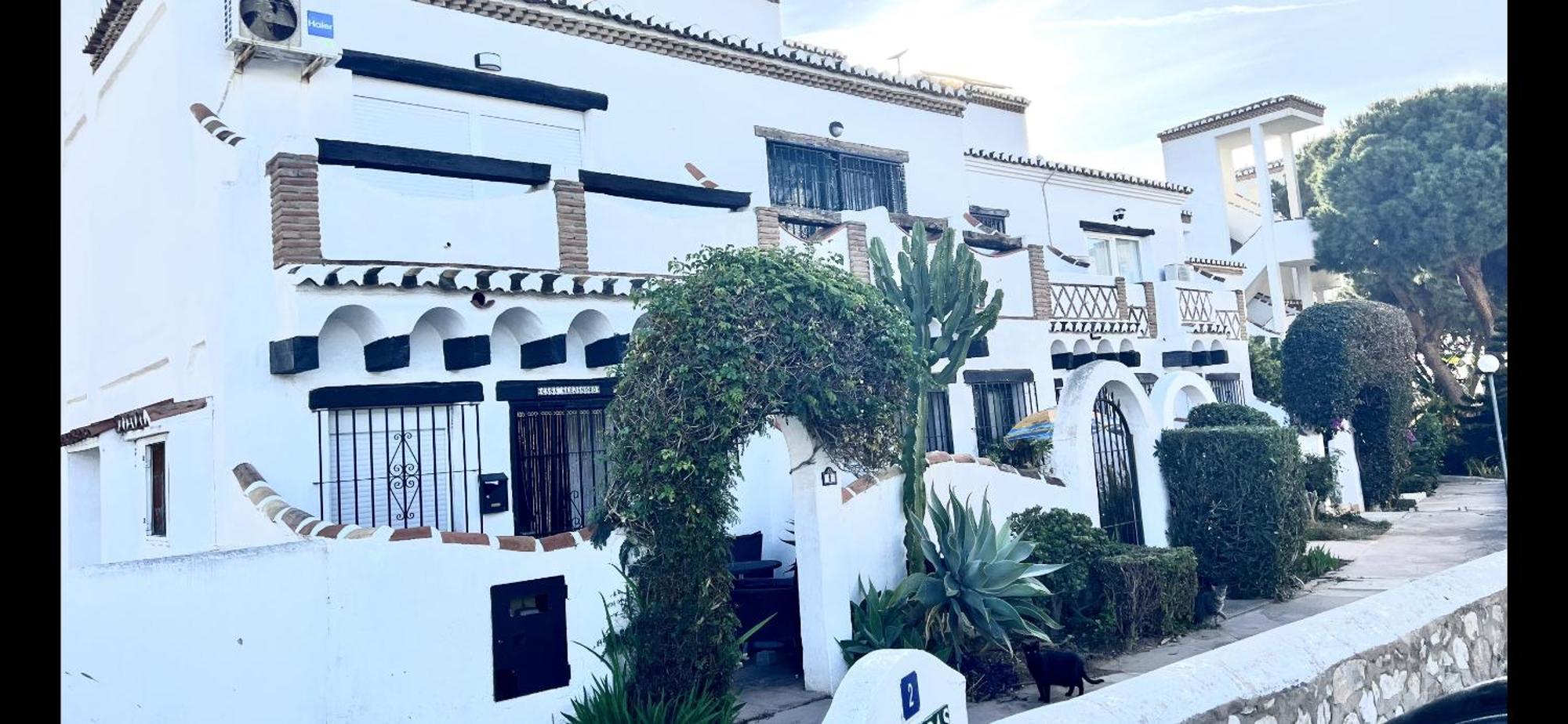Mijas Costa - Beachside Apartment-B Sitio de Calahonda Exterior photo